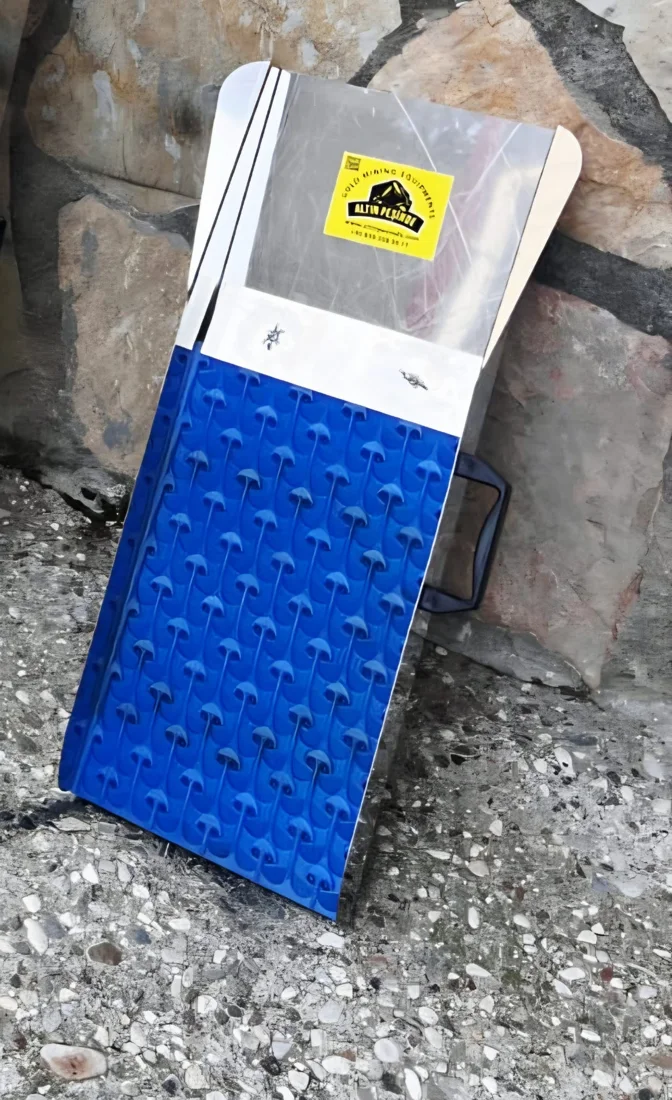 25×67,5 cm. – Sluice Box – Altın Arama Bendi – Paslanmaz Çelik – Mavi Micro Dream Mat ile Birlikte